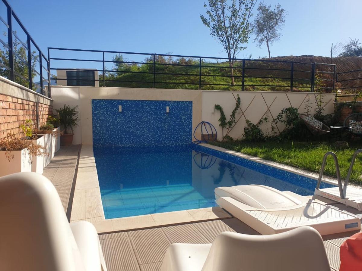 Stylish Two Bedroom House With Private Pool Willa