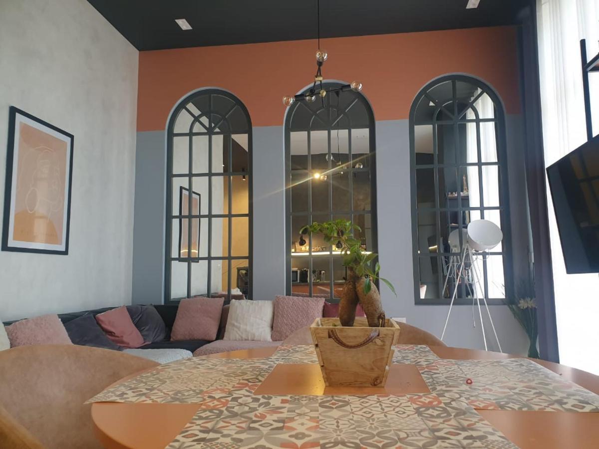 Willa Stylish Two Bedroom House With Private Pool Tirana
