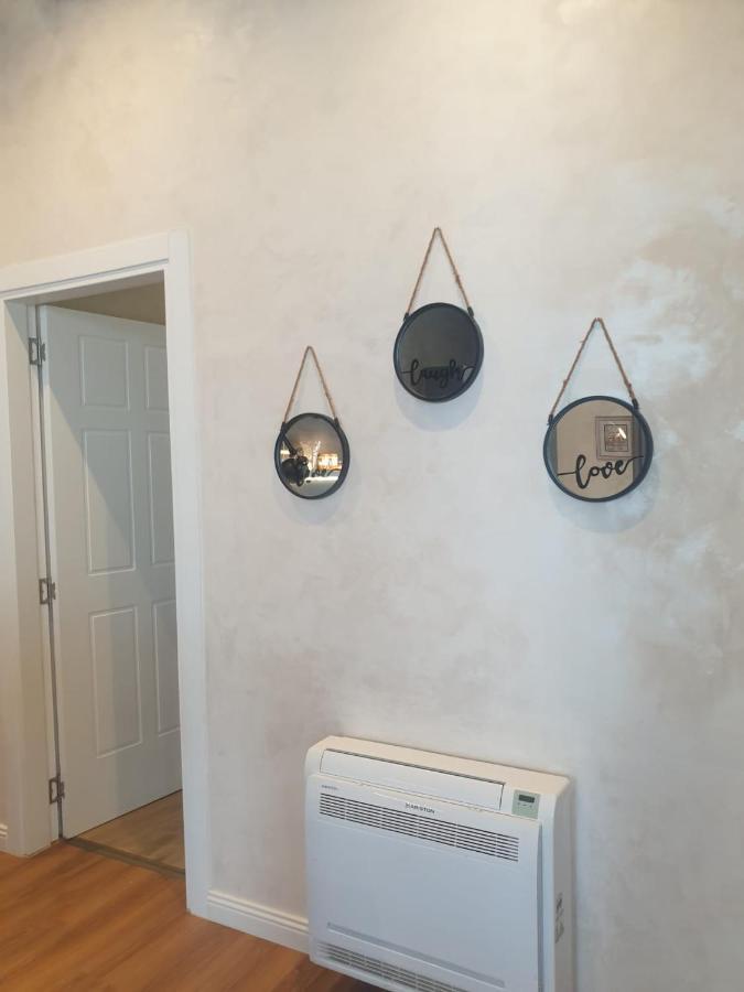 Stylish Two Bedroom House With Private Pool Willa Tirana