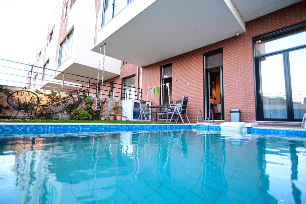 Stylish Two Bedroom House With Private Pool *