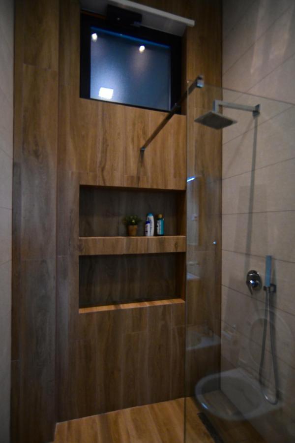 Stylish Two Bedroom House With Private Pool Willa *