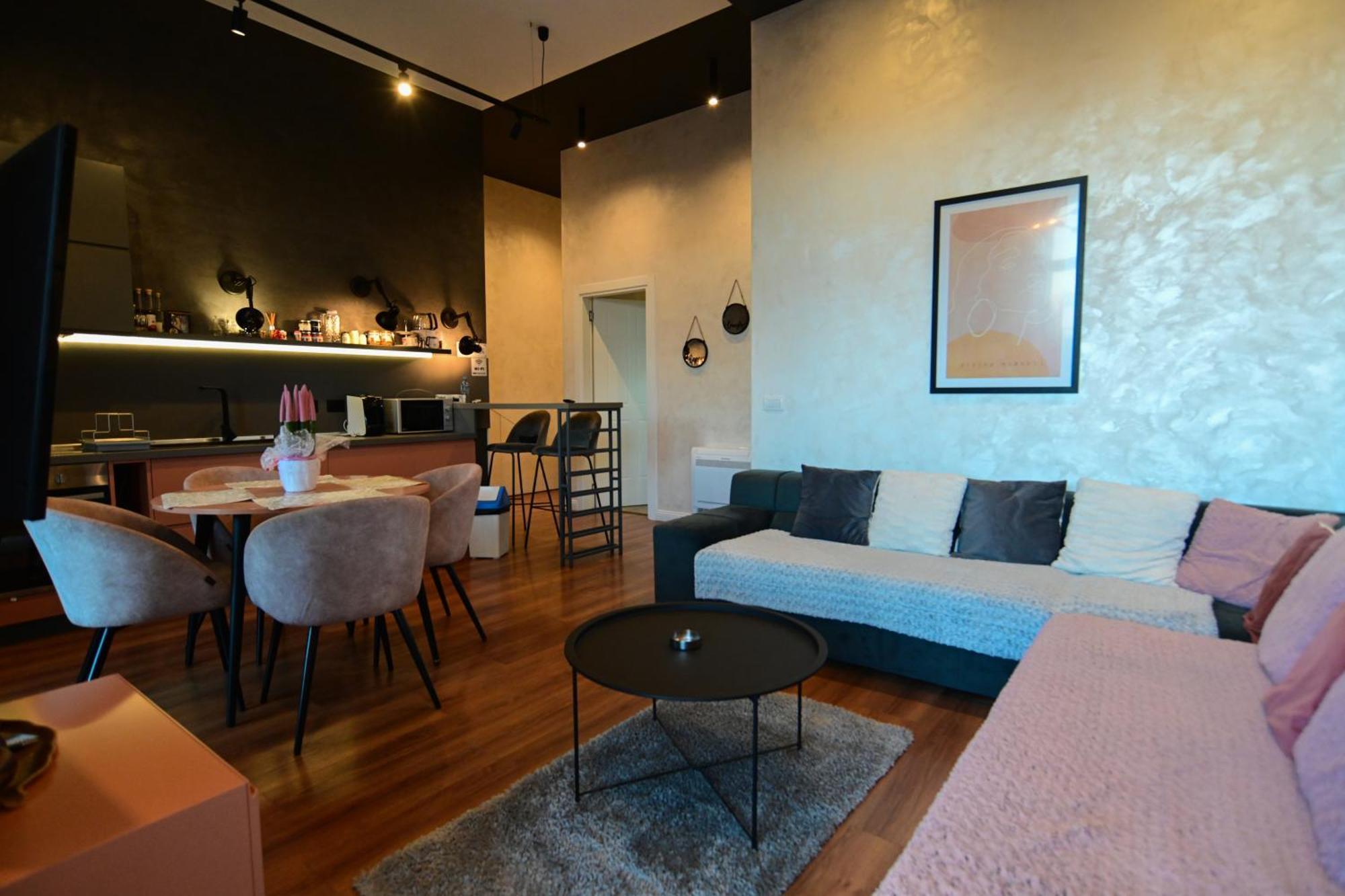 Willa Stylish Two Bedroom House With Private Pool